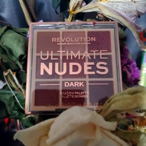 Revolution Dark Shadow nudes pallet